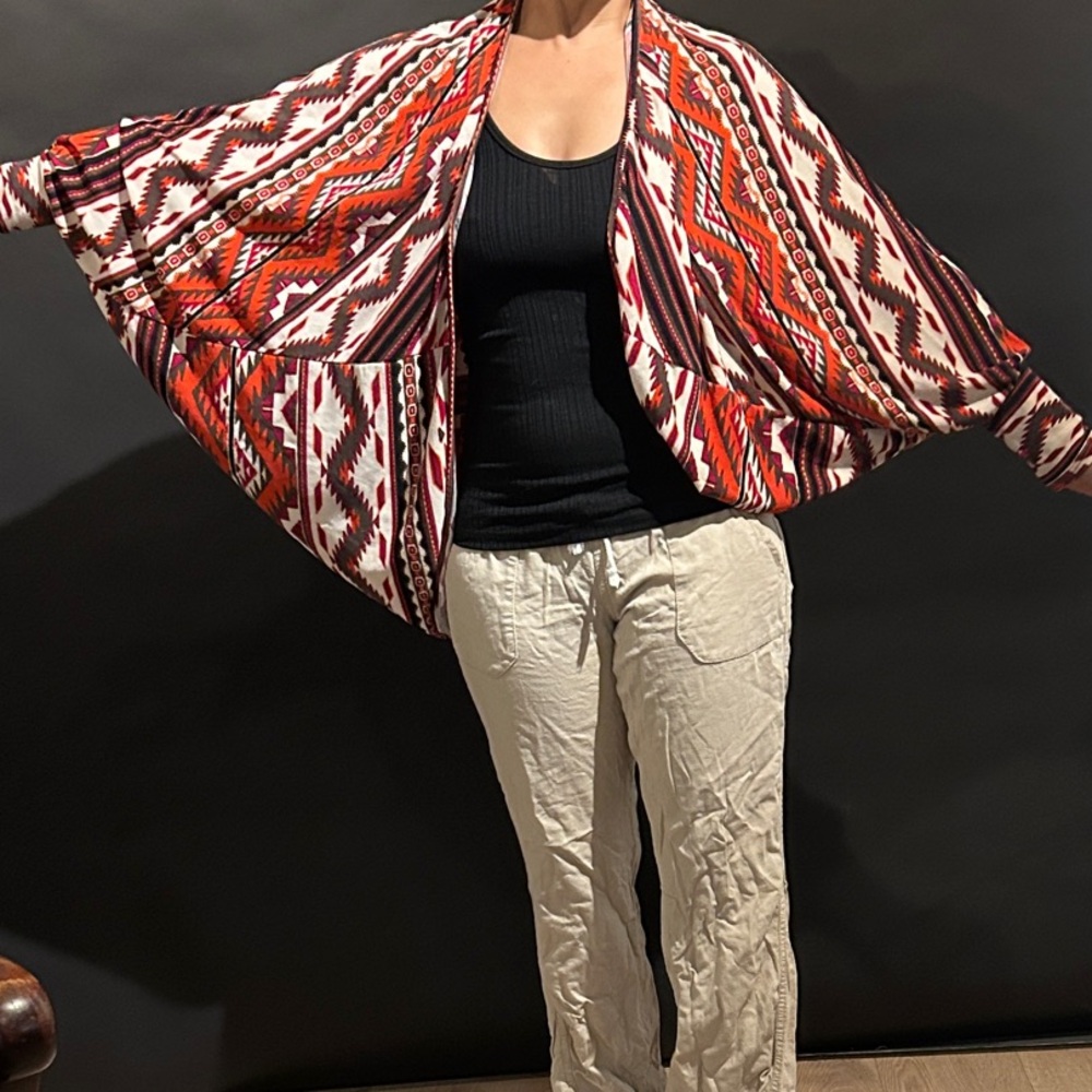 Women's Red Patterned Shrug